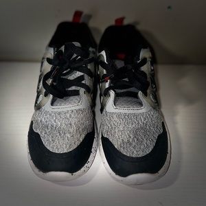 Boys shoes size 5